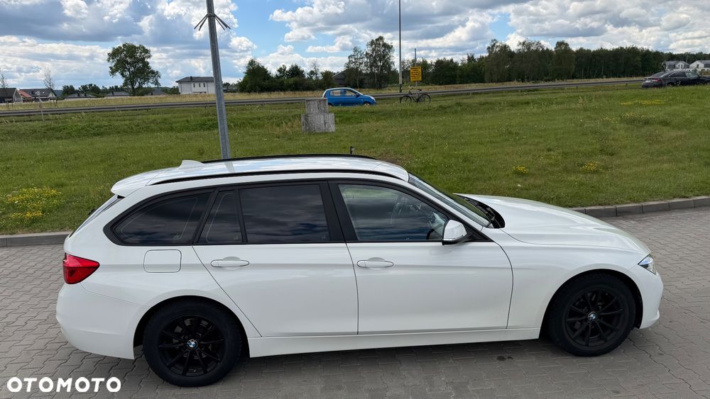 BMW Seria 3 318i - 11