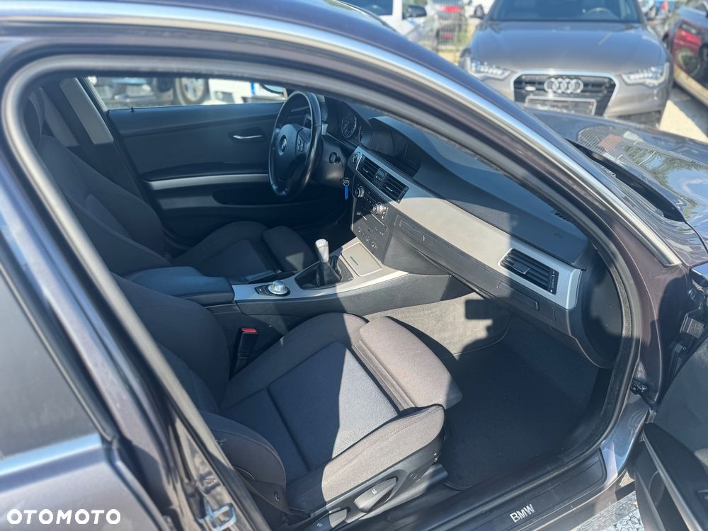 BMW Seria 3 325i - 20