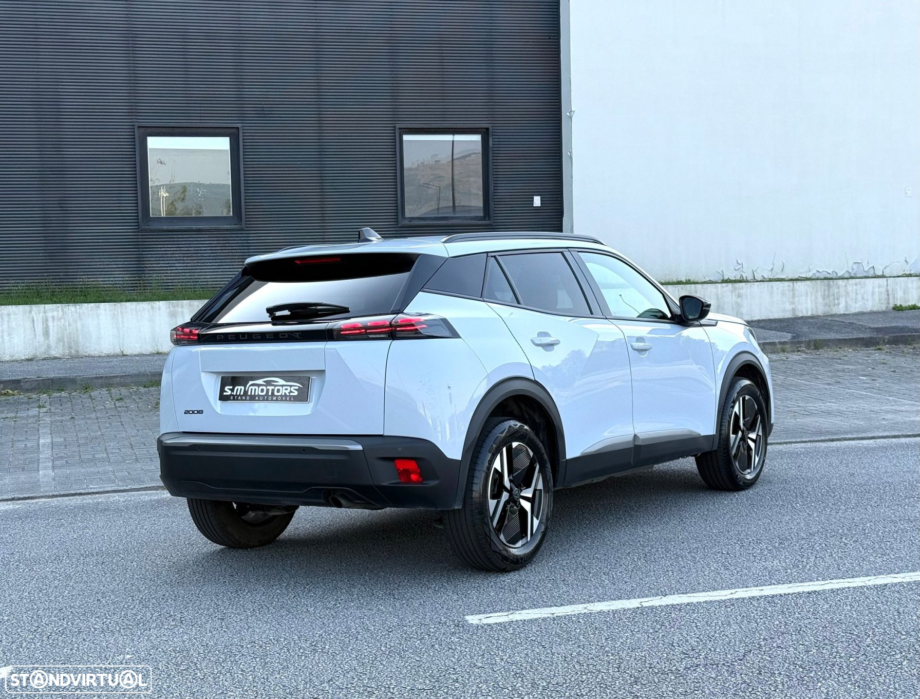Peugeot 2008 1.2 PureTech Allure - 4