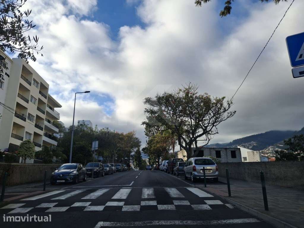 Lugar de estacionamento - Santo António - Grande imagem: 5/6