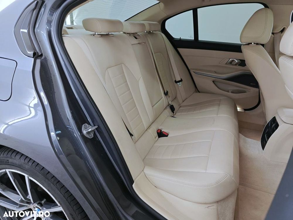 BMW Seria 3 318i Aut. - 11