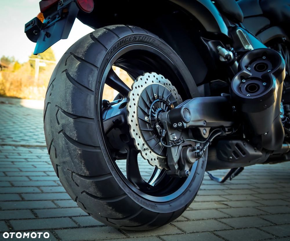 Yamaha V-MAX - 12