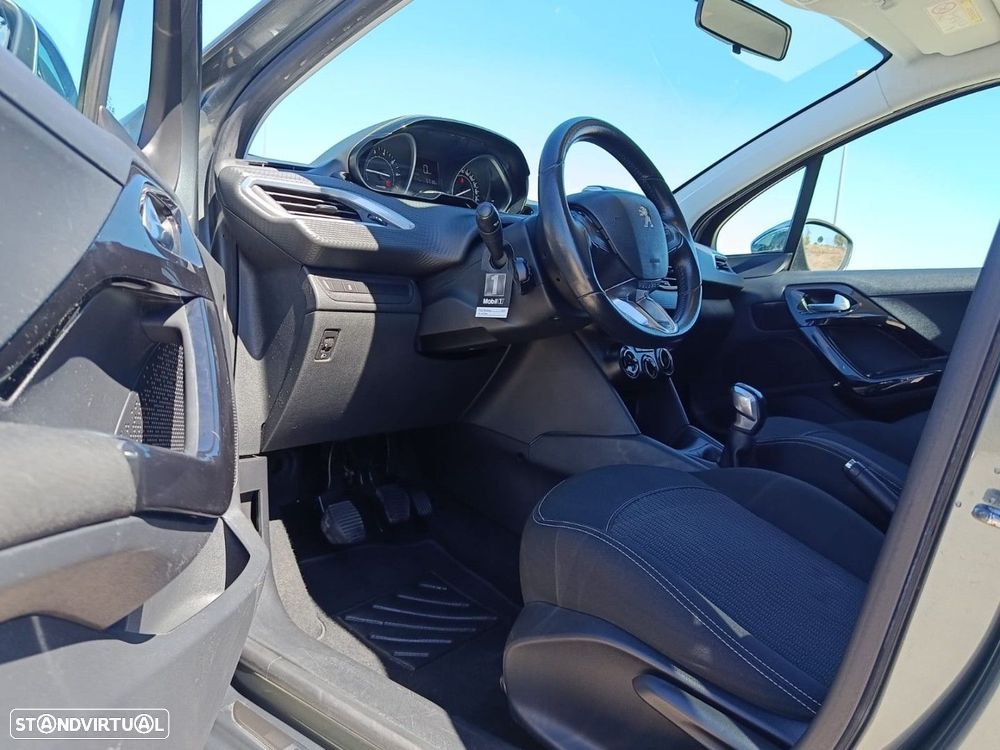Peugeot 208 1.2 PureTech Style - 21
