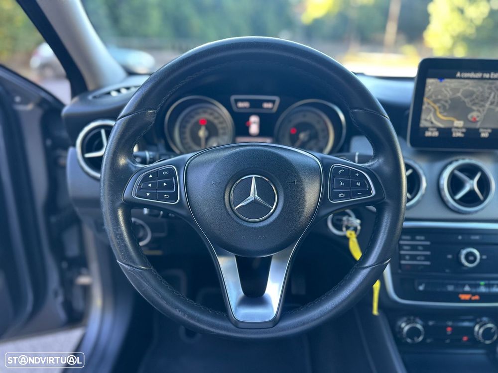 Mercedes-Benz GLA 180 d 7G-DCT Urban - 8