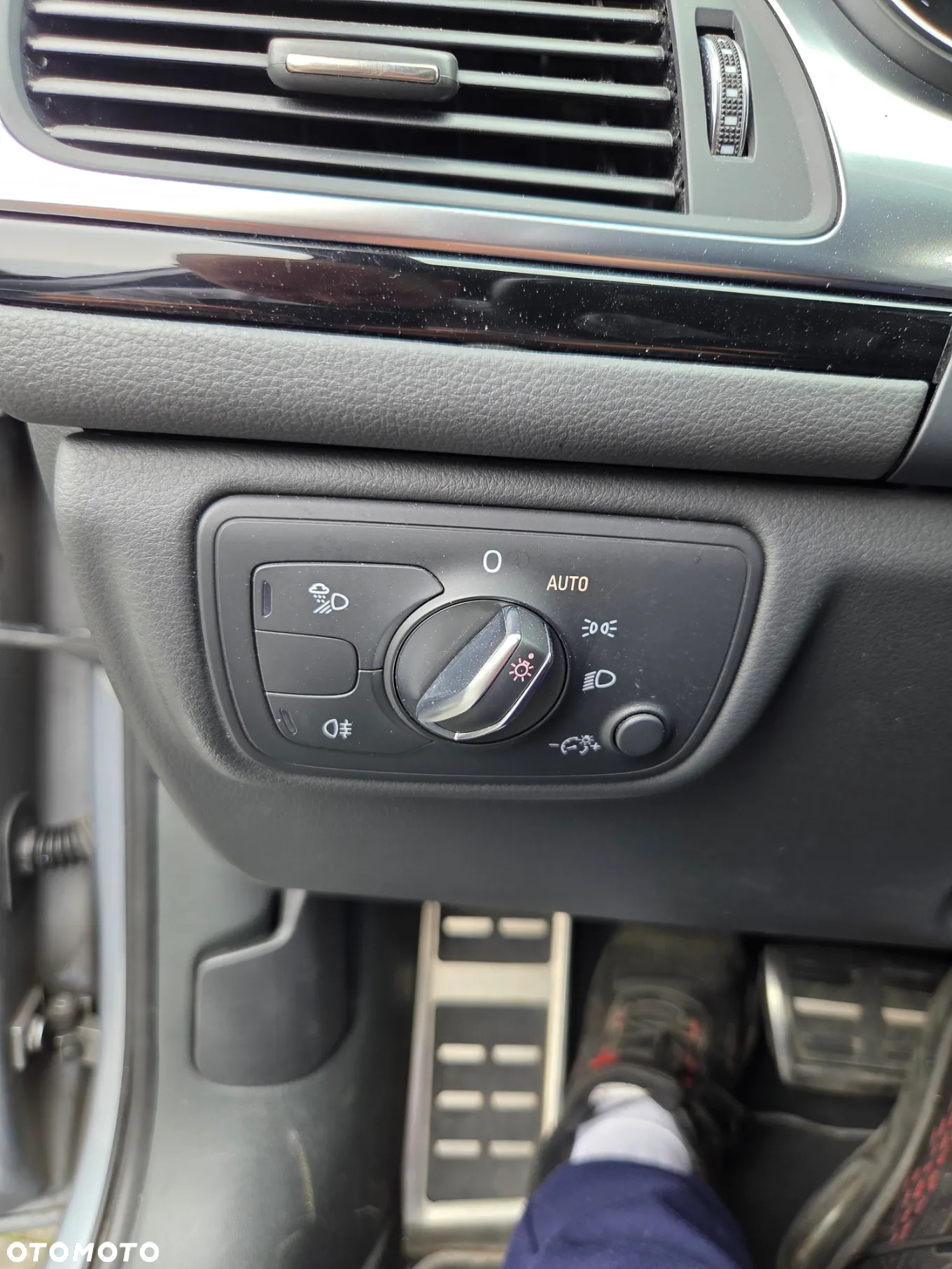 Audi A6 Avant 2.0 TDI Ultra S tronic - 8
