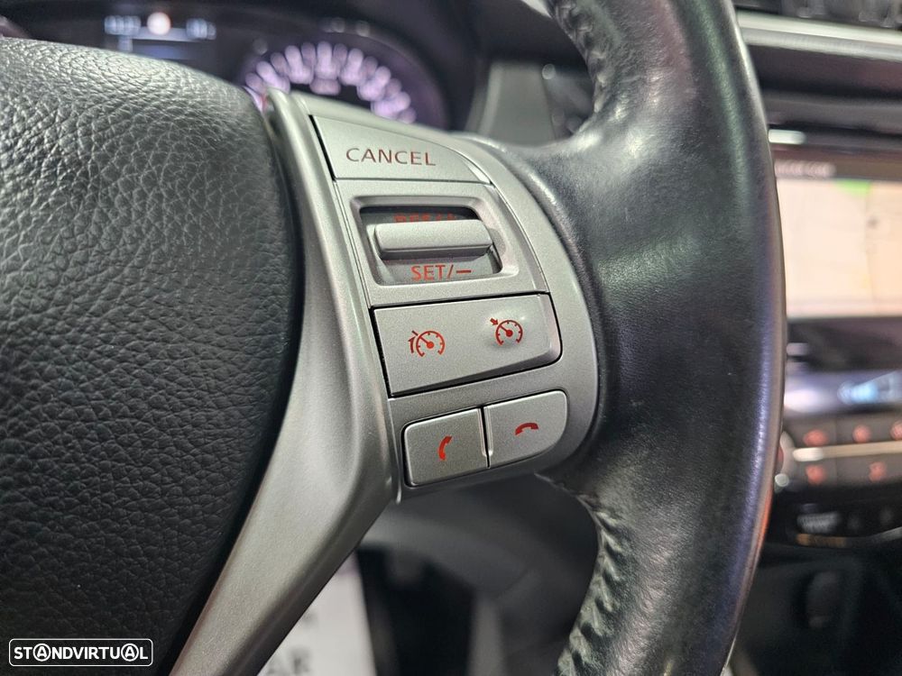 Nissan Qashqai 1.5 dCi N-Connecta - 17