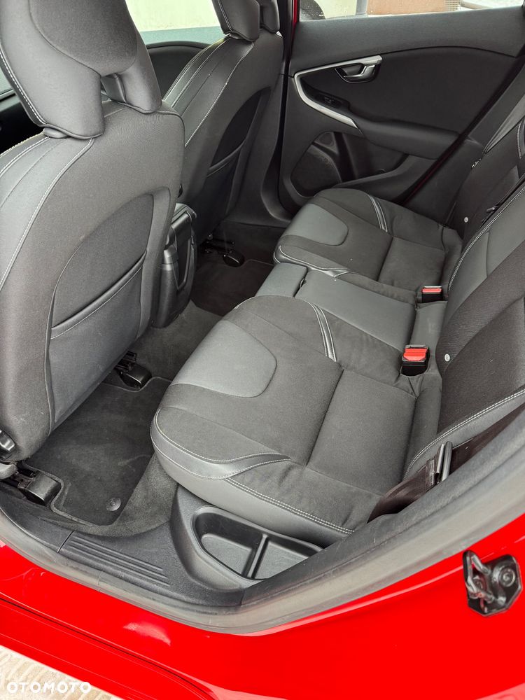 Volvo V40 D2 Powershift Momentum - 5