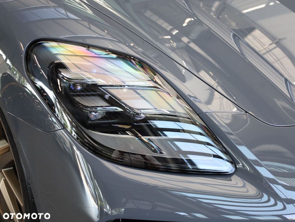 Porsche Panamera - 30