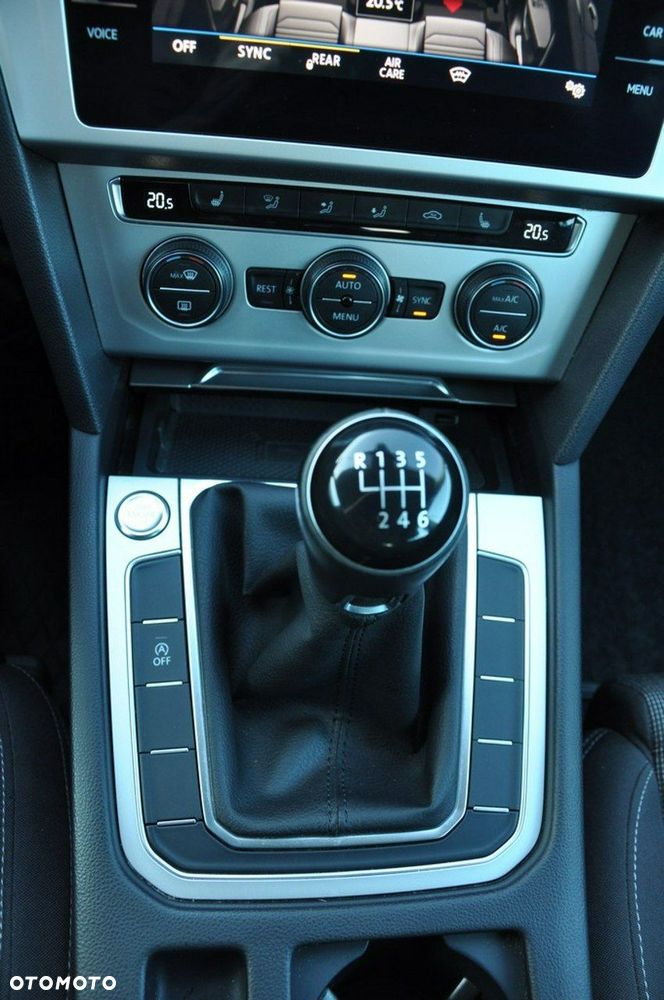 Volkswagen Passat - 18