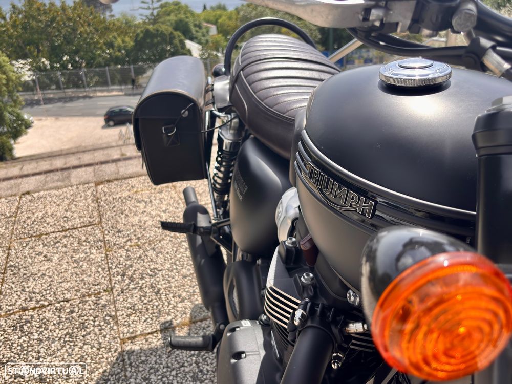 Triumph Bonneville T100 Black - 9