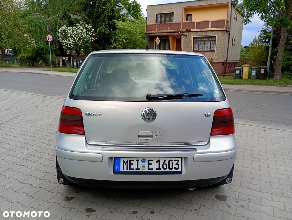 Volkswagen Golf 1.6 - 4