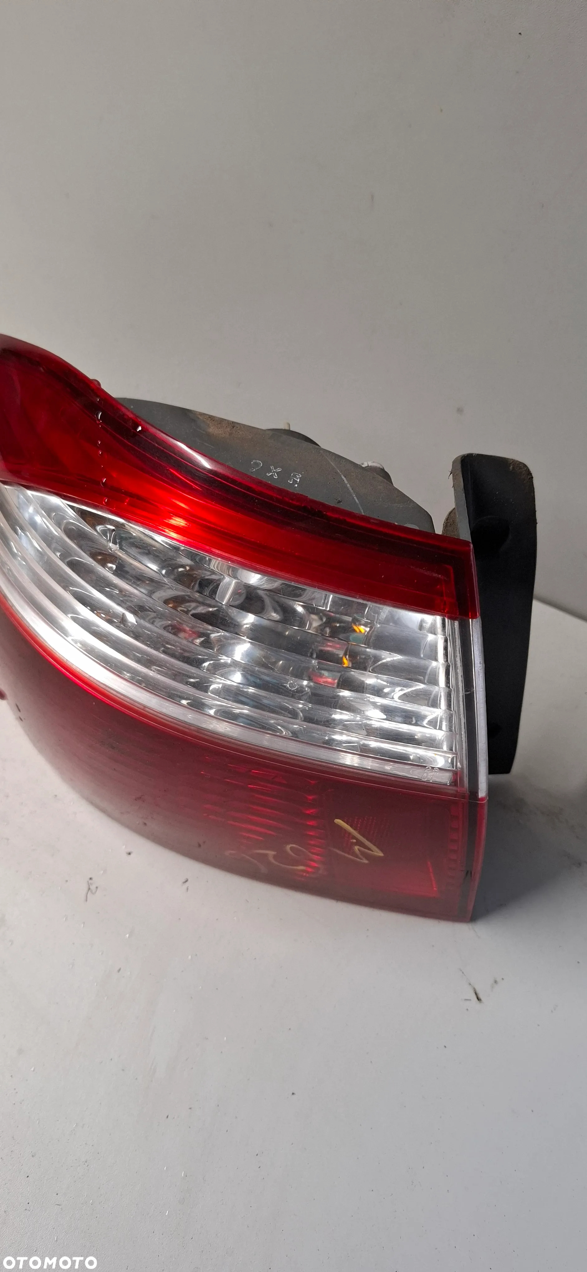 Lampa lewy  TYŁ MAZDA 626 V 00R - 2