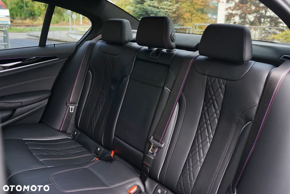 BMW Seria 5 545e xDrive M Sport sport - 25