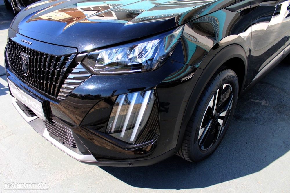 Peugeot 2008 1.2 PureTech Allure EAT8 - 5