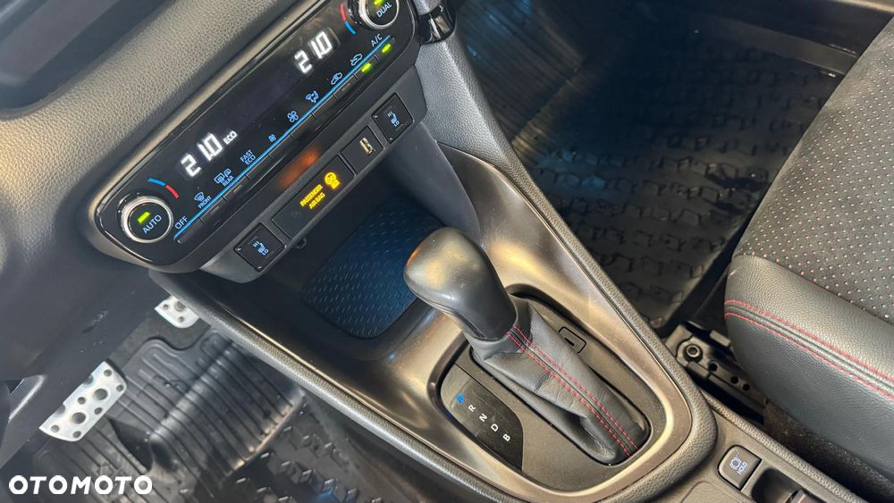 Toyota Yaris Hybrid 1.5 GR Sport - 25
