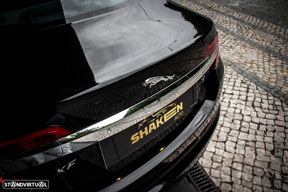 Jaguar XF 3.0 D V6 S Luxury - 14