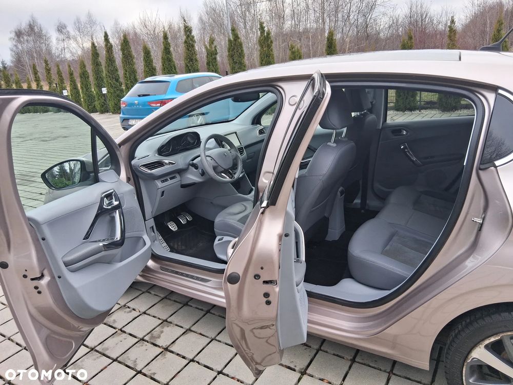 Peugeot 208 e-HDi 92 Stop&Start Style - 20