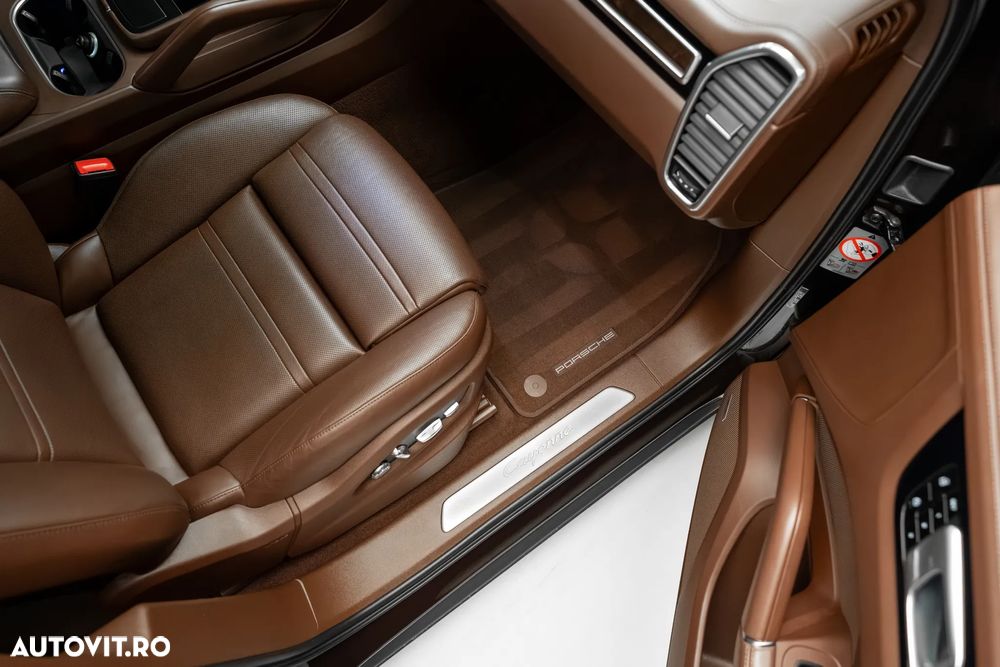 Porsche Cayenne - 38