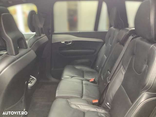 Volvo XC 90 - 9