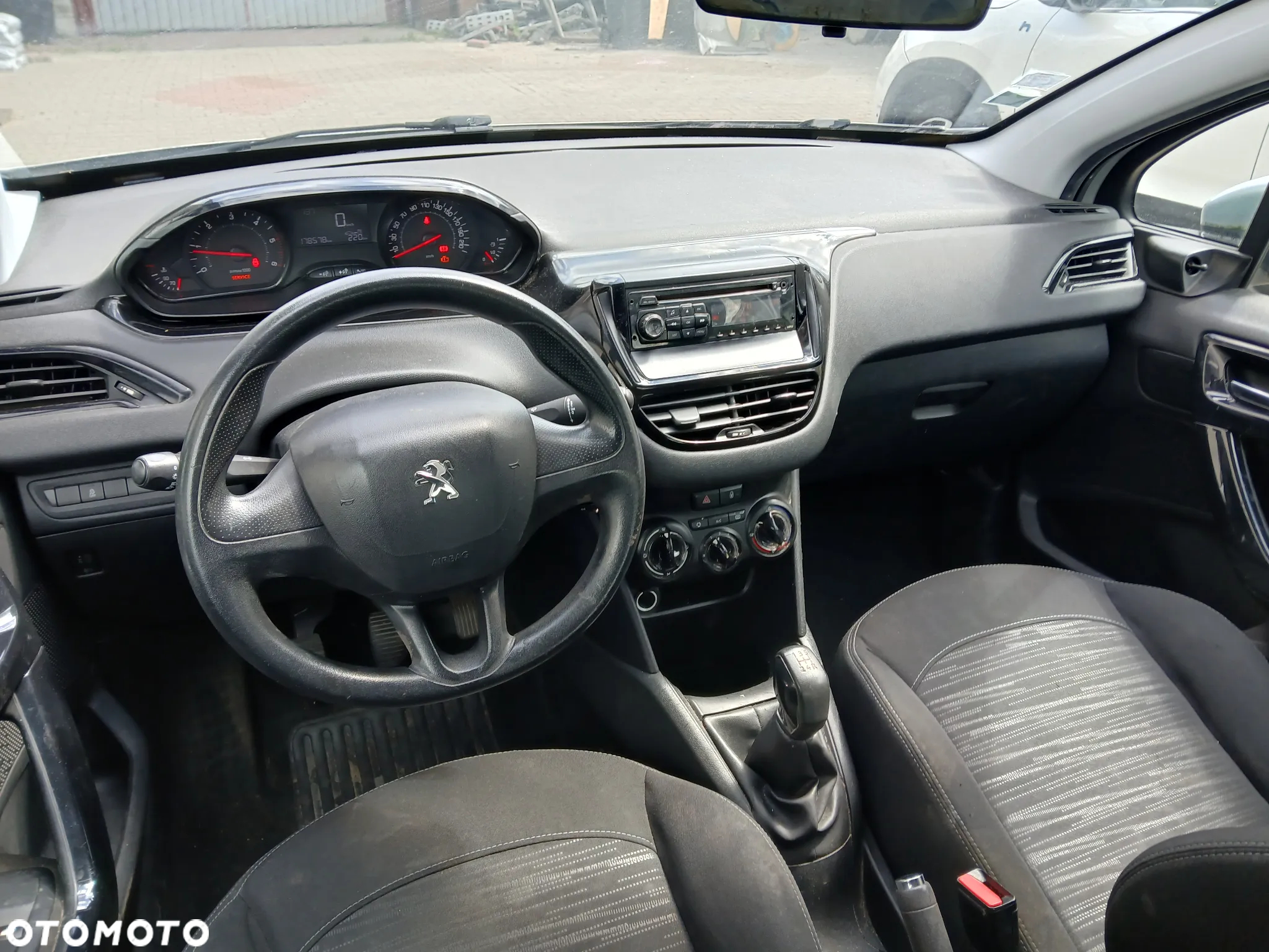 Peugeot 208 HDi 68 Like - 10