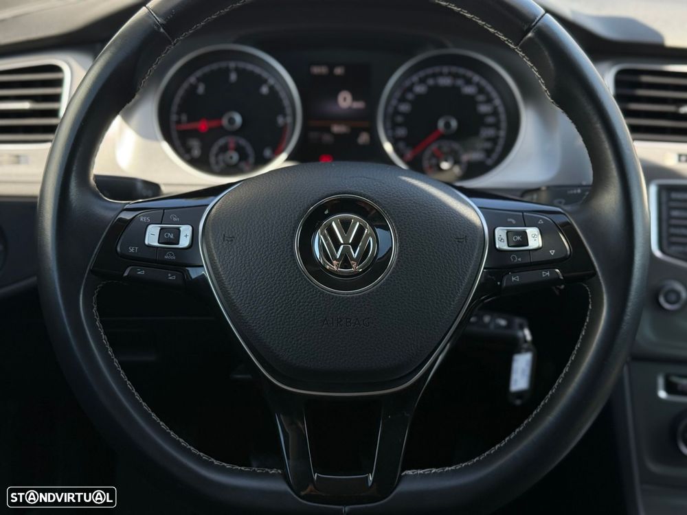 VW Golf 2.0 TDI Highline - 23