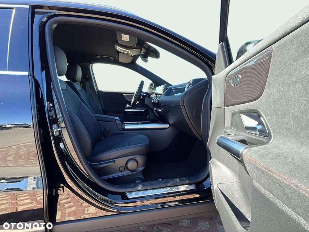 Mercedes-Benz GLA 200 AMG Line - 14