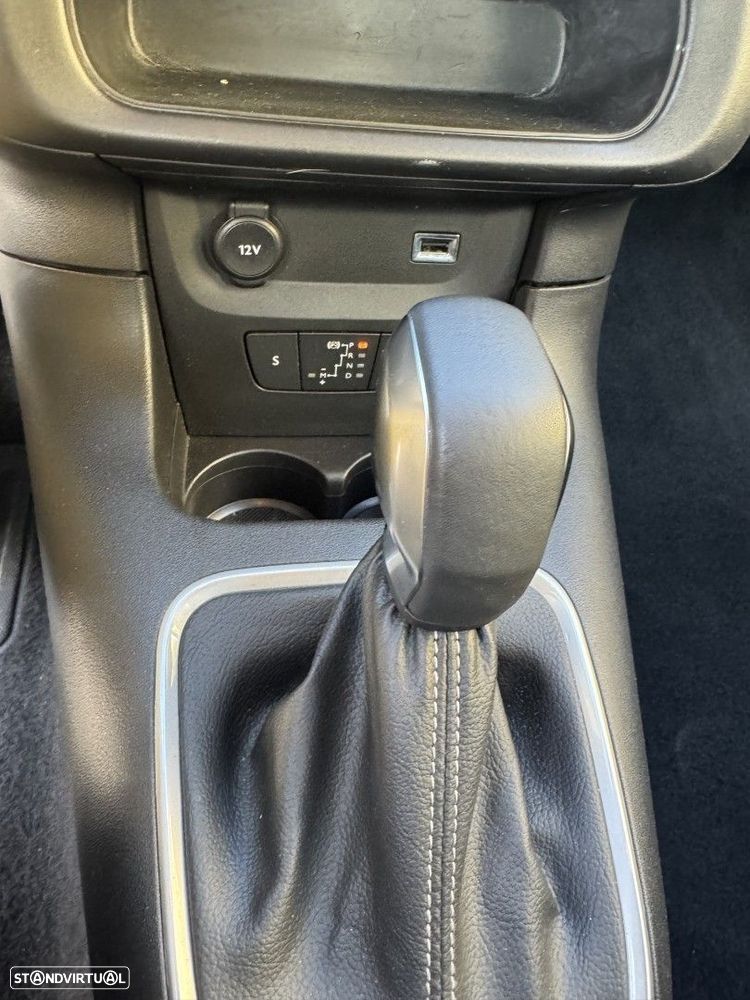 Citroën C3 1.2 PureTech Shine EAT6 - 24