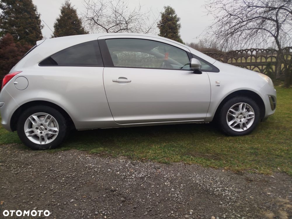 Opel Corsa 1.4 16V 150 Jahre - 19