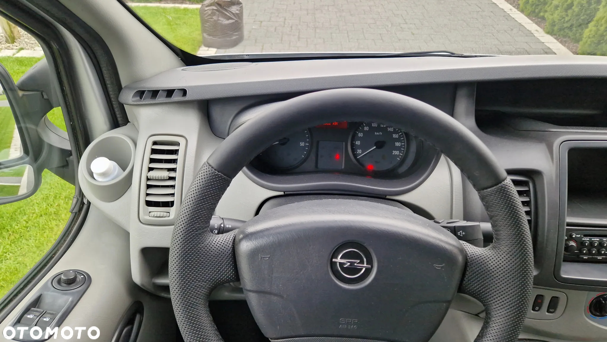 Opel Vivaro - 12