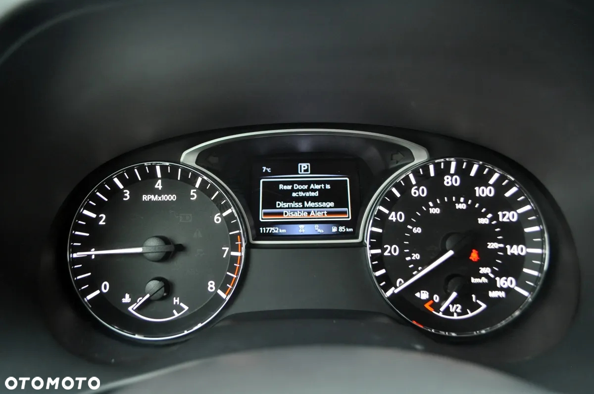 Nissan Pathfinder - 40