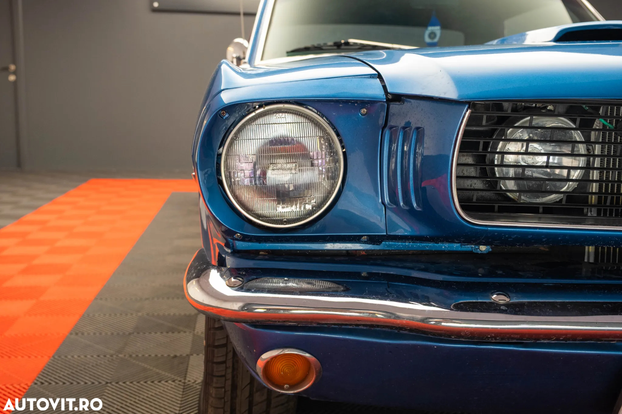 Ford Mustang - 4
