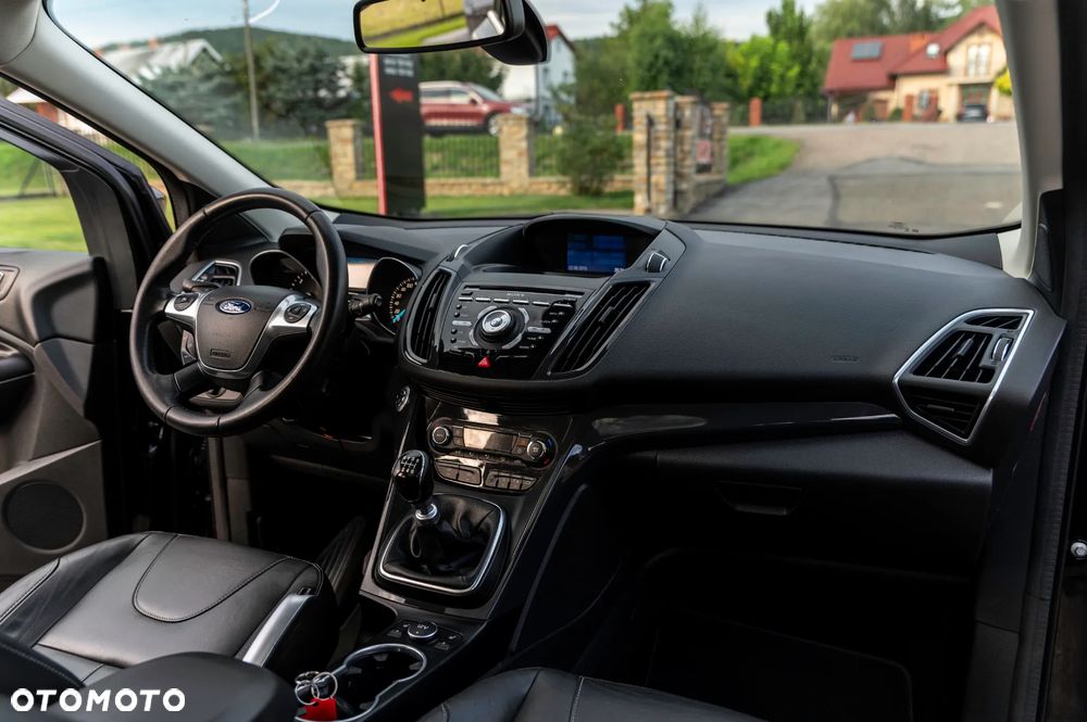 Ford Kuga 2.0 TDCi 4x4 Titanium - 29