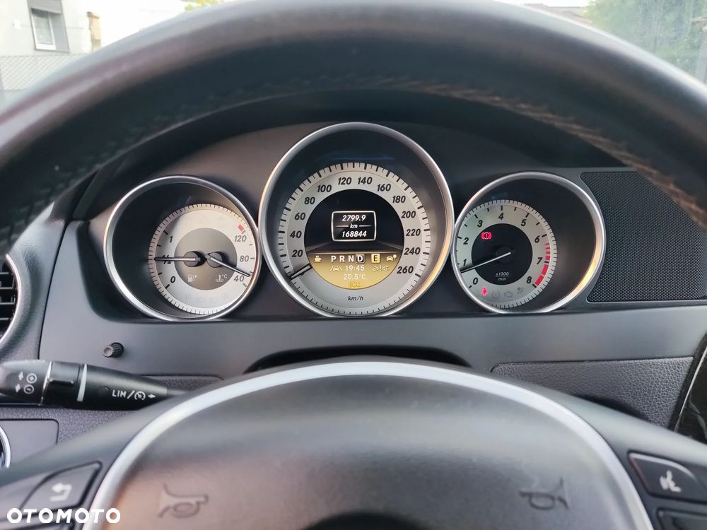 Mercedes-Benz Klasa C 250 CGI BlueEff Avantgarde - 16