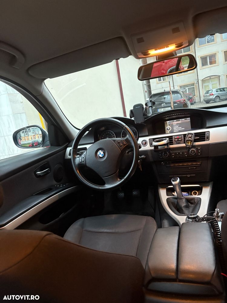 BMW Seria 3 318d - 14