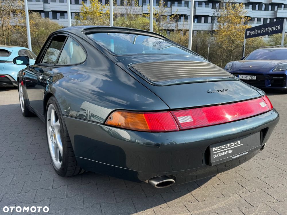 Porsche 911 Carrera - 17