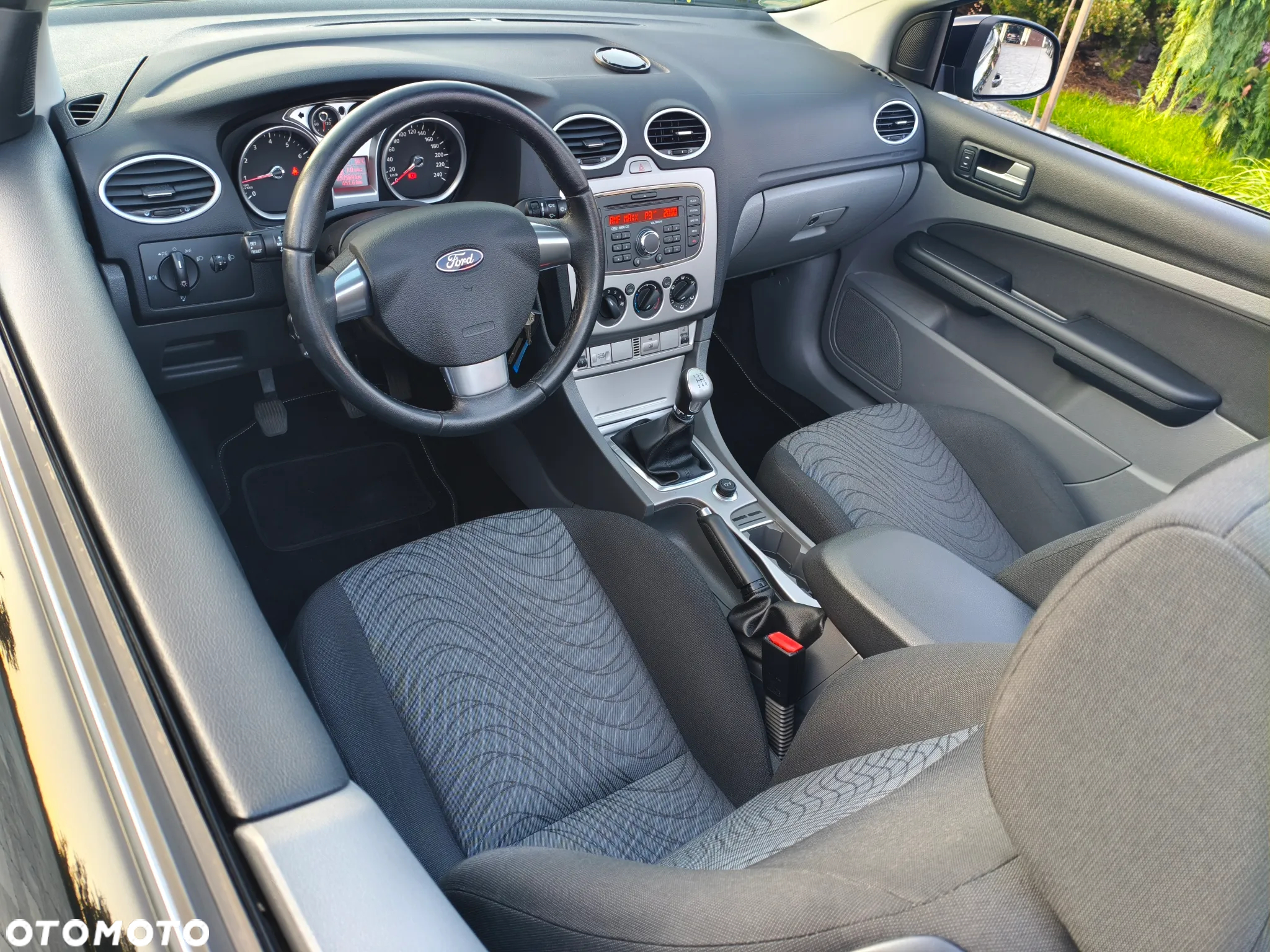 Ford Focus Coupe-Cabriolet 1.6 16V Trend - 20