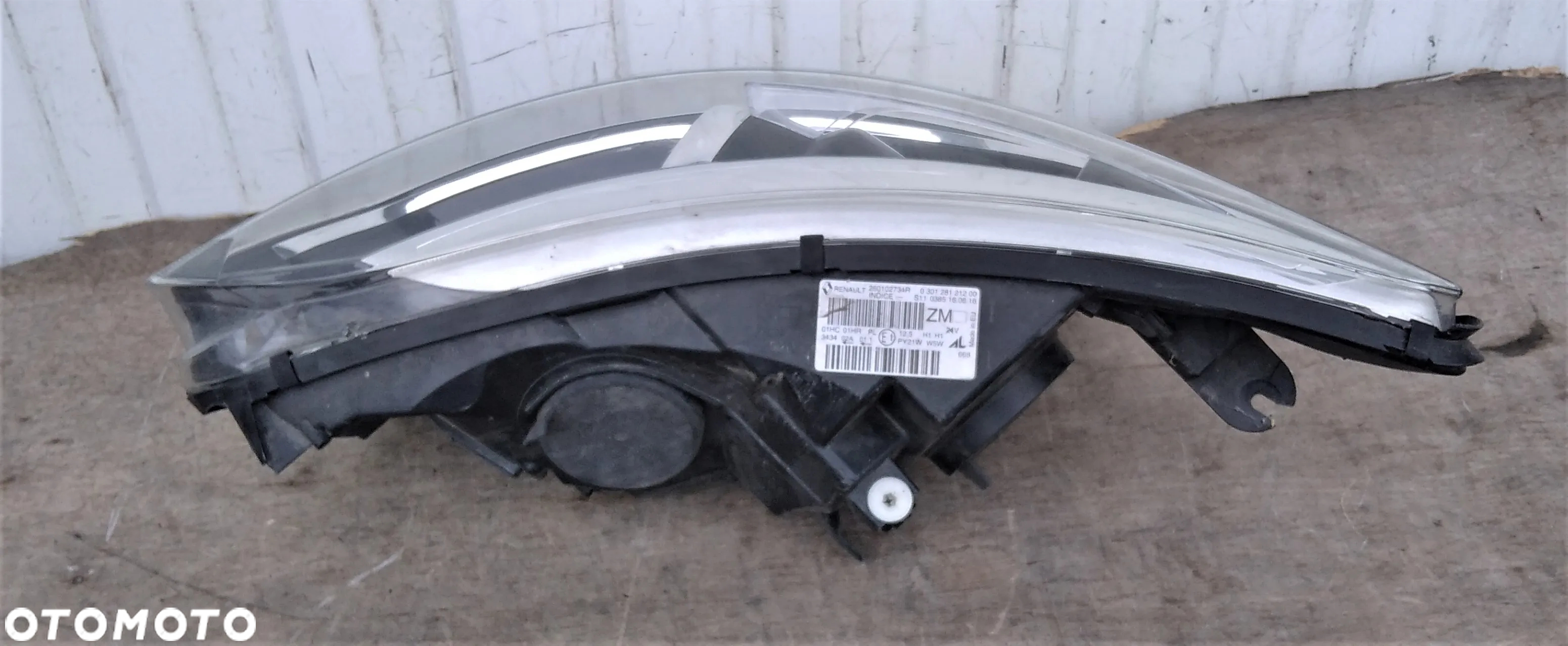 RENAULT CAPTUR LAMPA PRAWA - 2