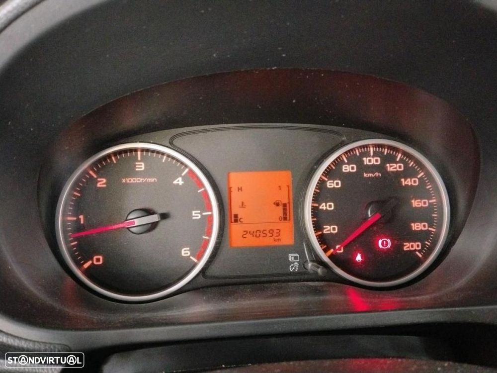 Mitsubishi L200 2.4 DI-D Club Invite 4WD c/IVA - 7