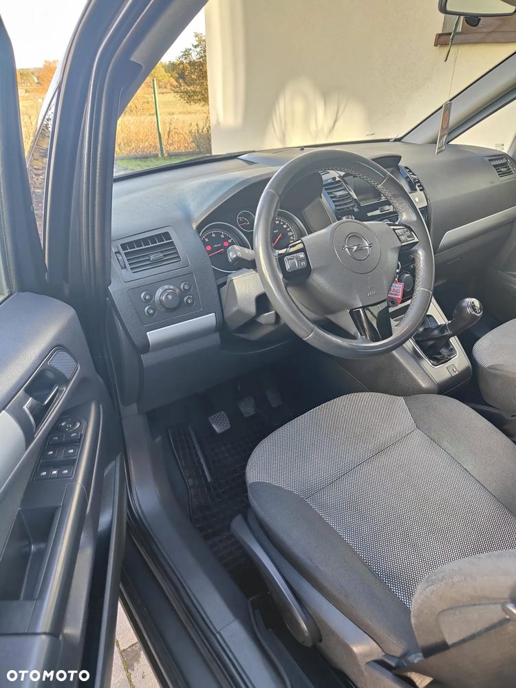Opel Zafira - 15