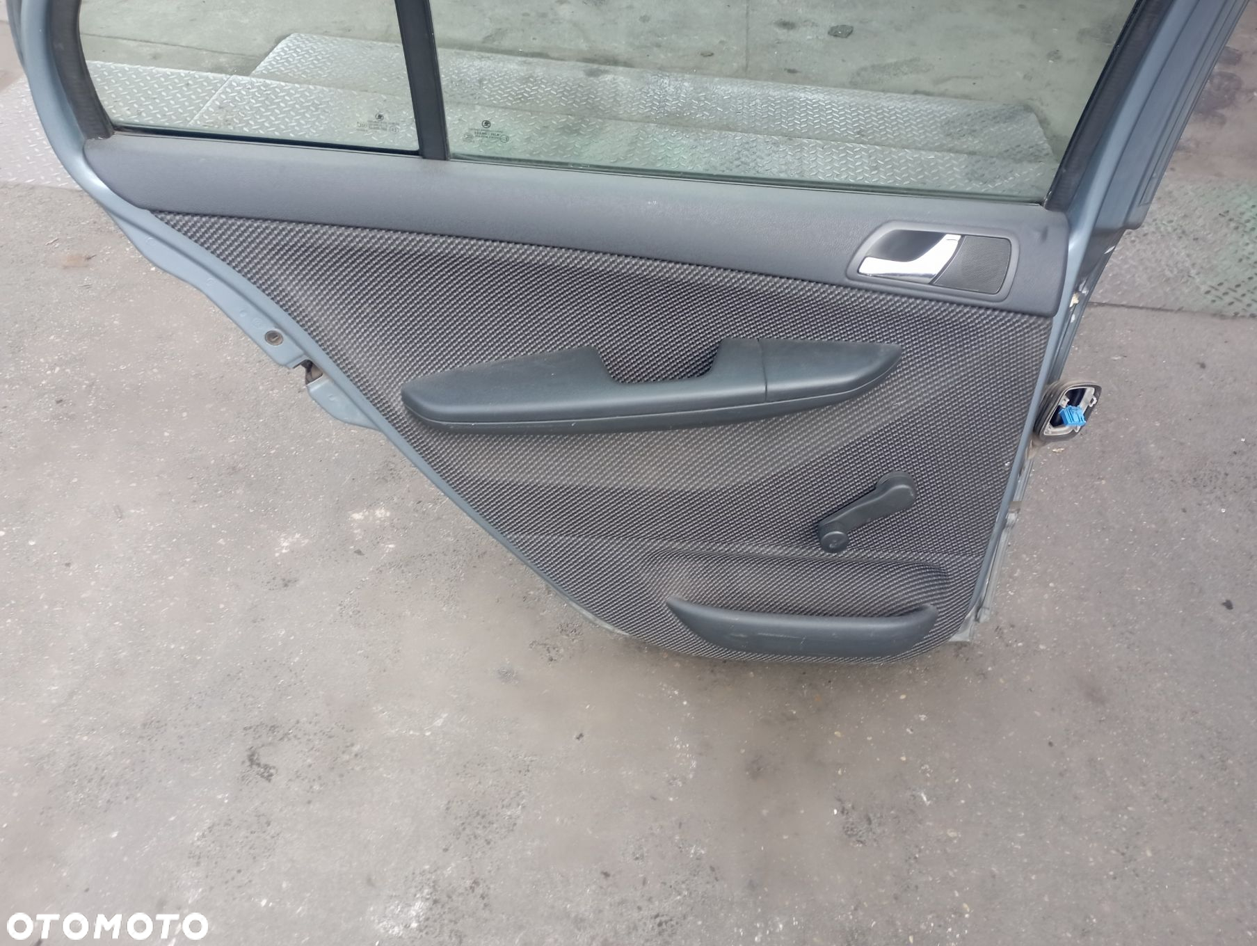 DRZWI LEWY TYŁ HB

 SKODA
 FABIA I - 7