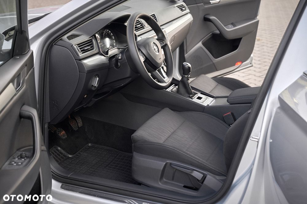 Skoda Superb 2.0 TDI Ambition - 21