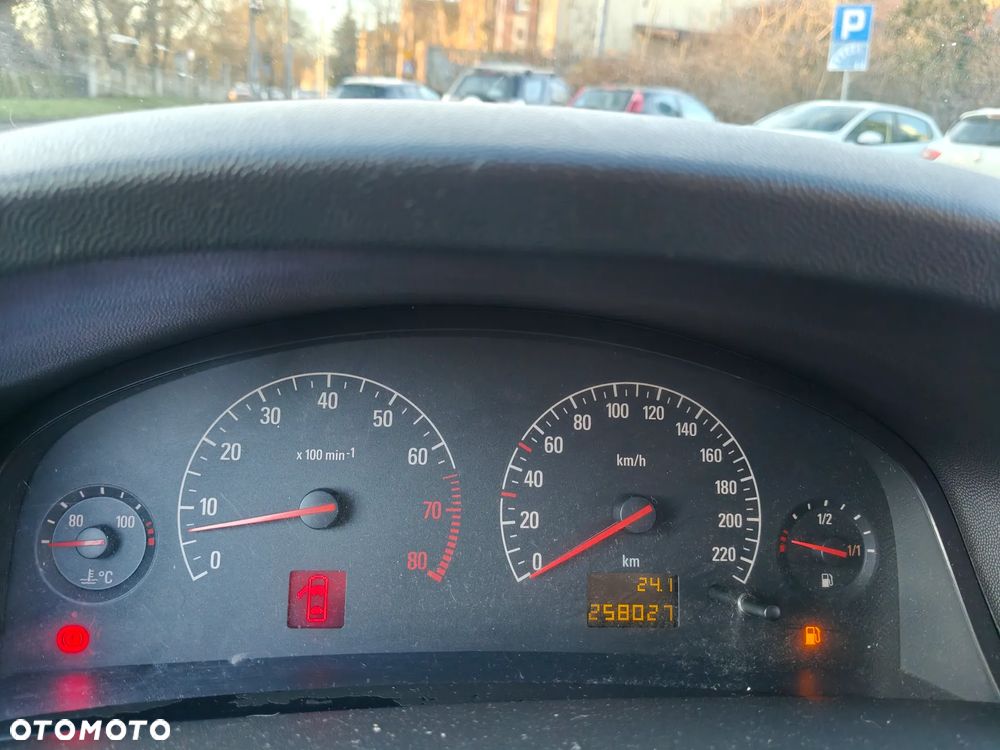 Opel Vectra 1.8 GL Young - 21