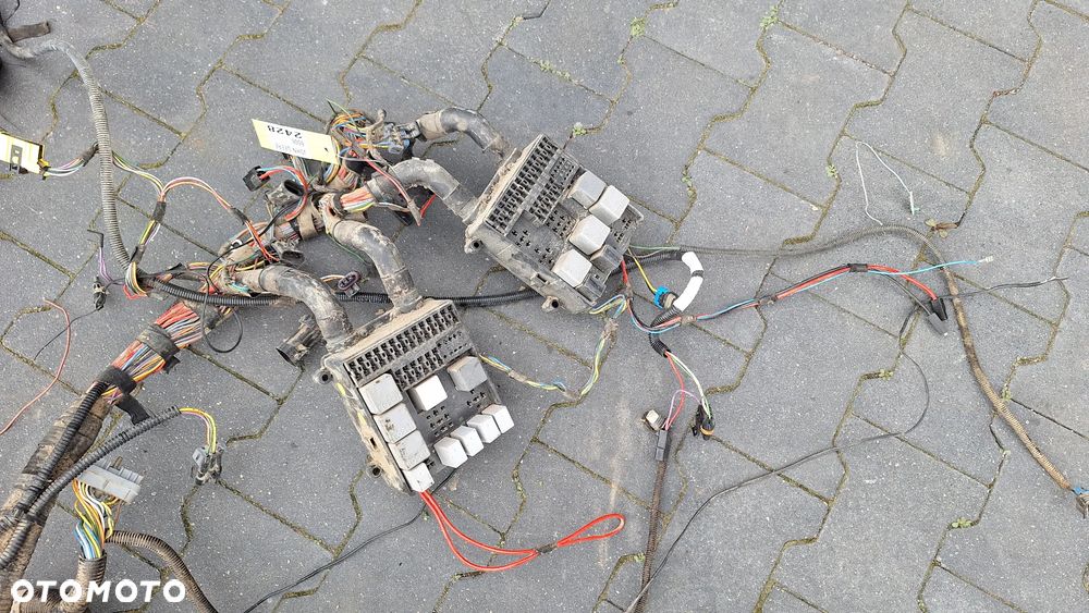 John Deere seria 6000, 6600 6400 6300 AL82335 instalacja elektryczna wiazka kabiny 6800 - 3