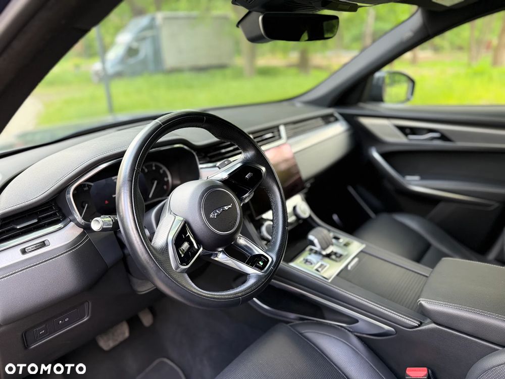Jaguar F-Pace 2.0 P250 mHEV AWD R-Dynamic S - 10