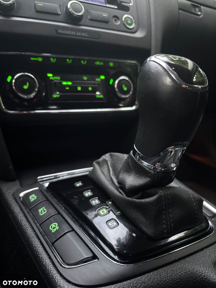 Skoda Superb 2.0 TDI Business DSG - 38