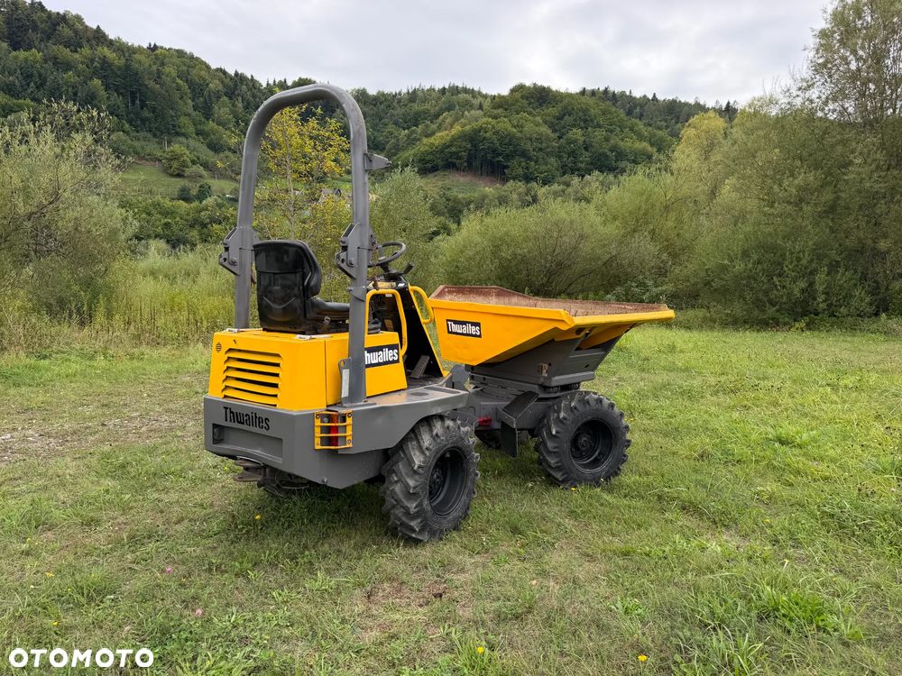 Thwaites Wozidło  Budowlane Rolnicze 4x4. Ładowność 1,5 tony. Obrót+Wysokie podnoszenie+KIPER Wysoki! Sprowadzone z Norweskiej szkółki roślinnej. Maszyna w bardzo ładnym stanie. Bez luzów i wycieków. Silnik Yanmar 3cyl. Potężna moc a maszyna bardzo mała i zwinna.  3 prędkośći jazdy. Oświetlenie rozbudowane LED. Wielka Okazja! Opony jak Nowe!  Górny wysyp i obrót! Tanio Polecam! - 22