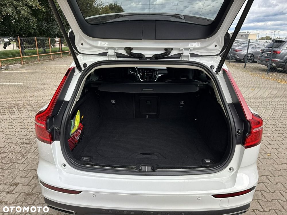 Volvo V60 Cross Country Pro B4 D AWD - 21