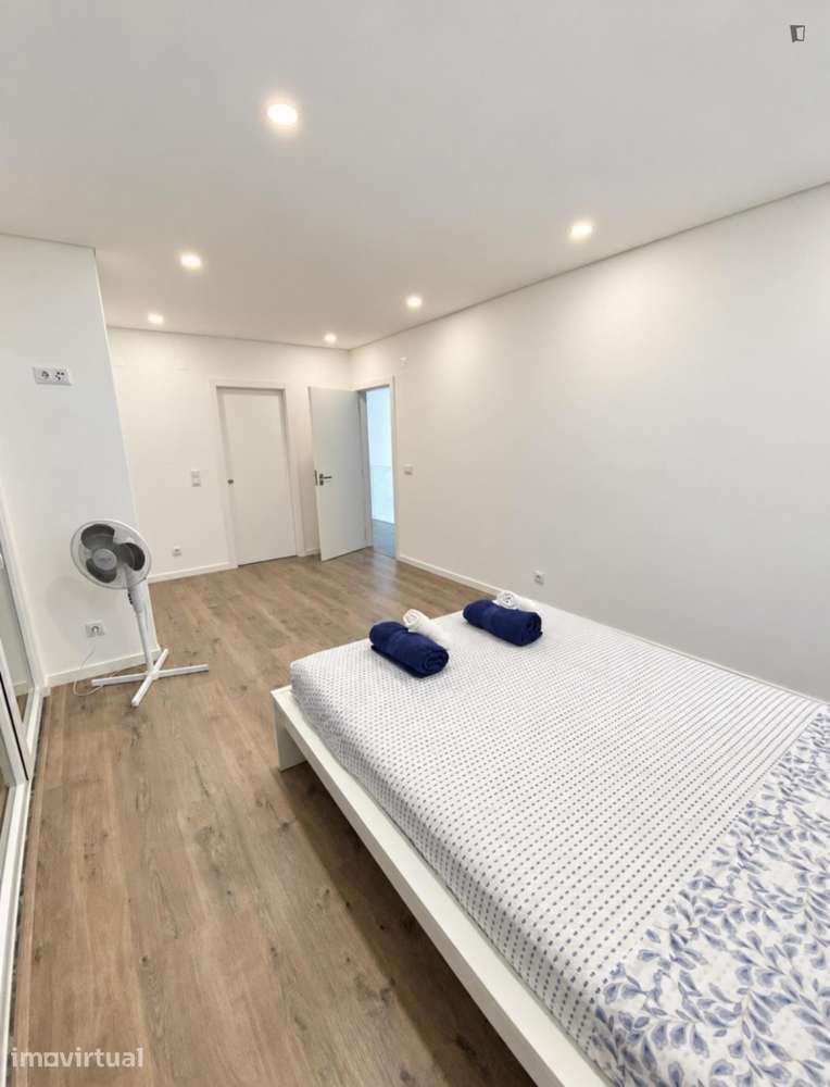 Quarto - localizado em Setubal - Grande imagem: 3/16