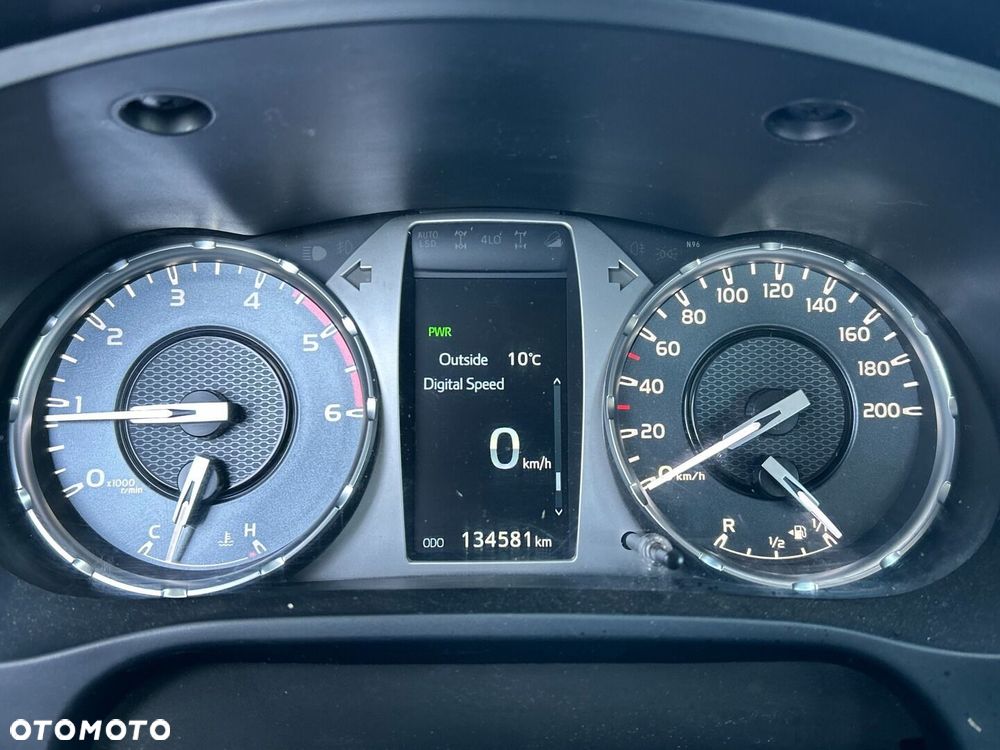 Toyota Hilux 2.4 D-4D Double Cab DLX 4x4 - 17