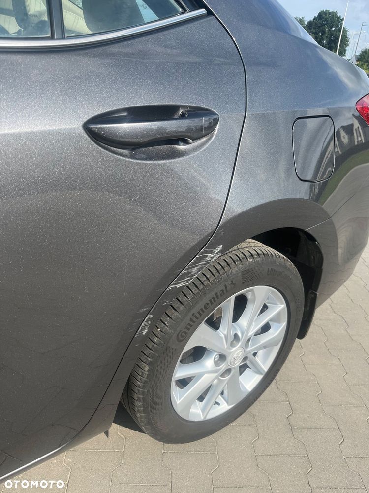 Toyota Corolla 1.6 Premium - 13